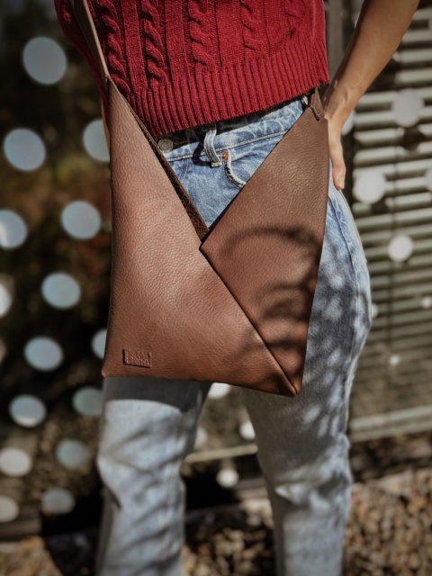 Torebka miękka ‚Origami’ mała, kolor czekoladowy brąz, skóra naturalna Torebka miękka ‚Origami’ mała, kolor czekoladowy brąz, skóra naturalna