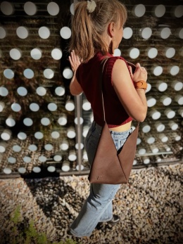 Torebka miękka ‚Origami’ mała, kolor czekoladowy brąz, skóra naturalna