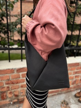 Torebka miękka ‚Origami’ mała, kolor czarny, skóra naturalna