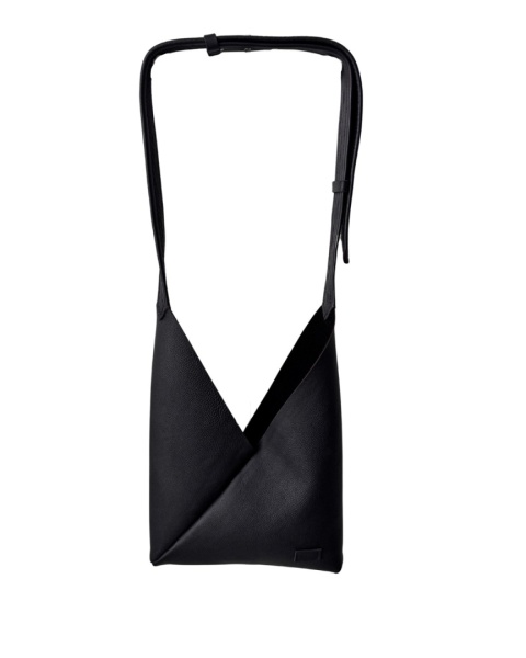 Torebka miękka ‚Origami’ mała, kolor czarny, skóra naturalna