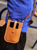 Torebka na telefon, kolekcja "Łeba", kolor piaskowy, skóra naturalna